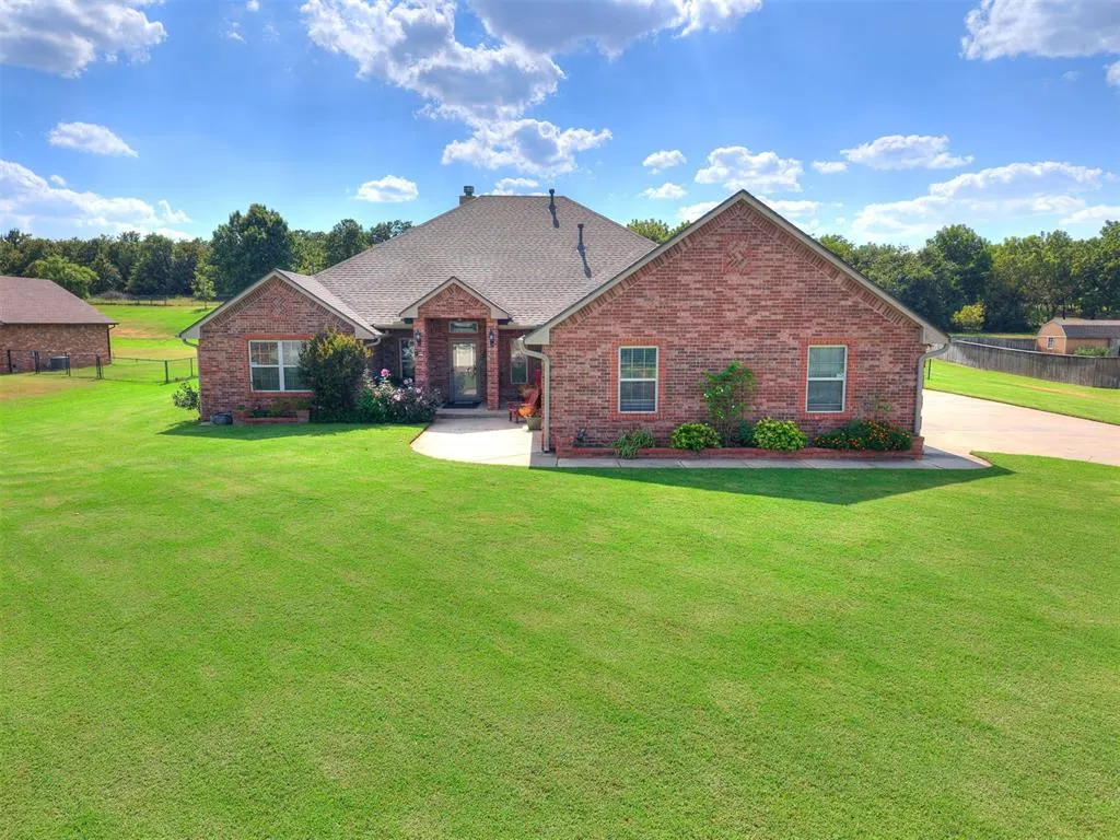 Photo 2 — 7625 Jesse Trail, Oklahoma City, OK 73150