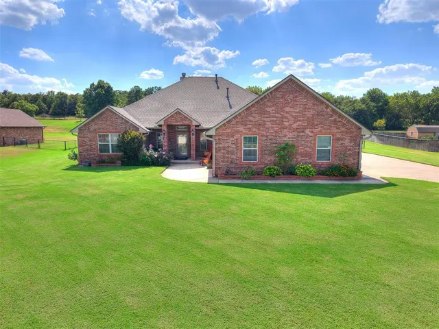Photo 2 — 7625 Jesse Trail, Oklahoma City, OK 73150