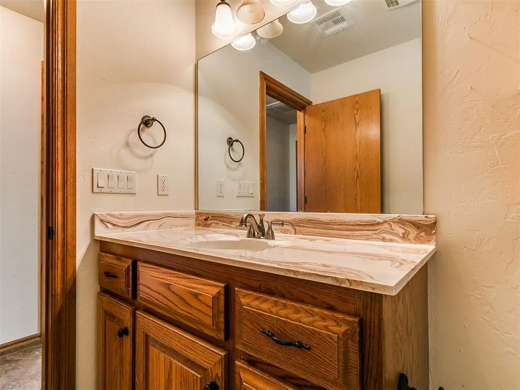 Photo 21 — 7625 Jesse Trail, Oklahoma City, OK 73150