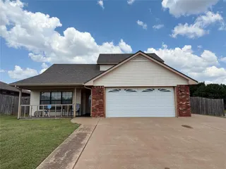 Sold home at 1628 SE HILLCREST Avenue