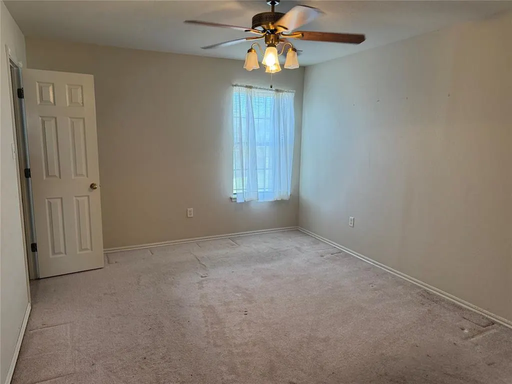 Photo 9 — 1628 SE HILLCREST Avenue, Lawton, OK 73501