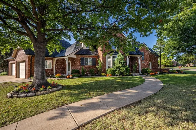 Photo 3 — 12725 Cobblestone Parkway, Oklahoma City, OK 73142