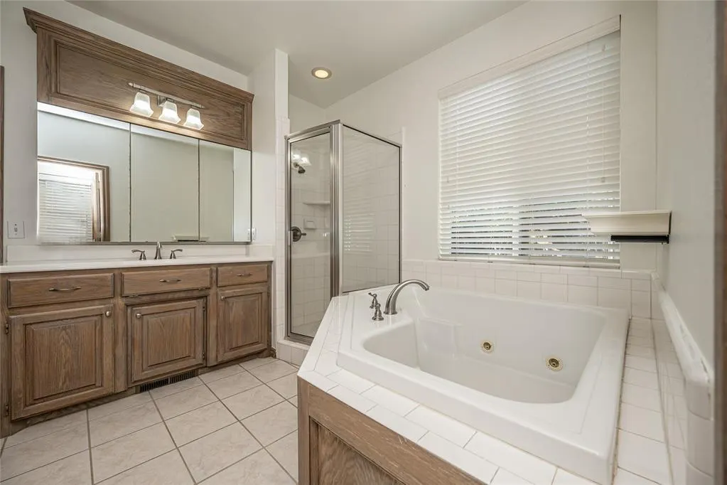 Photo 18 — 12725 Cobblestone Parkway, Oklahoma City, OK 73142