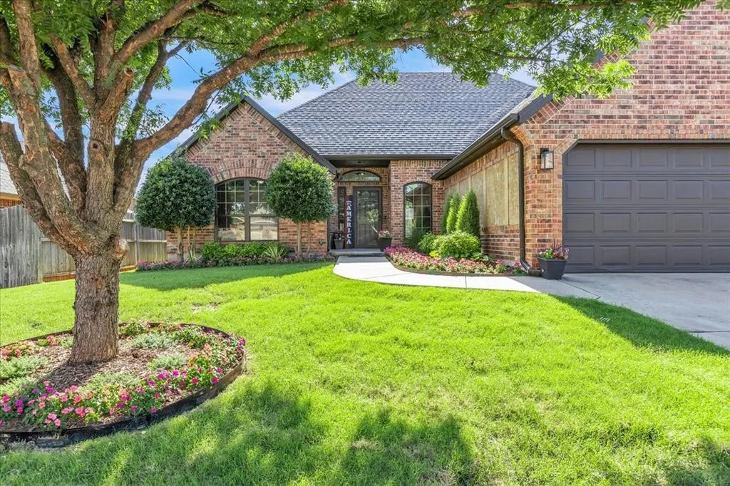 Photo 3 — 11913 Gwendolyn Lane, Oklahoma City, OK 73131