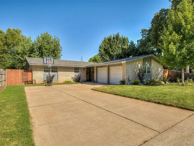 Photo 2 — 2141 Graham Avenue, Oklahoma City, OK 73127