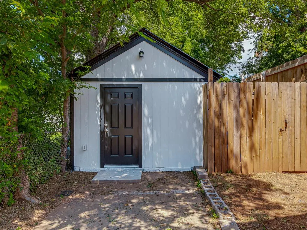 Photo 5 — 2525 NW 35th Street, Oklahoma City, OK 73112