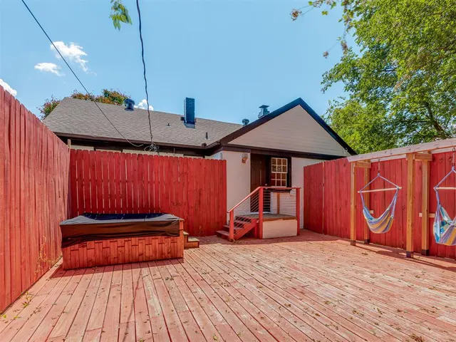 Photo 7 — 2525 NW 35th Street, Oklahoma City, OK 73112