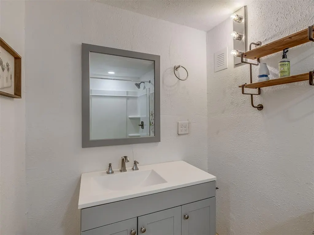 Photo 42 — 2525 NW 35th Street, Oklahoma City, OK 73112