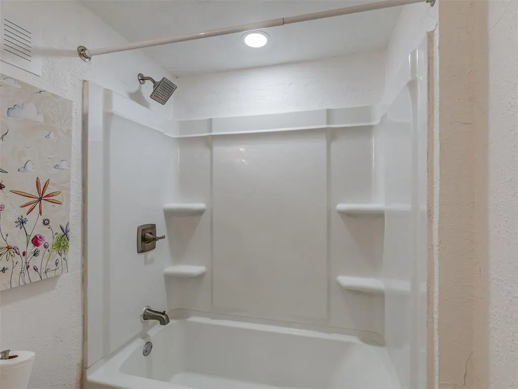 Photo 43 — 2525 NW 35th Street, Oklahoma City, OK 73112