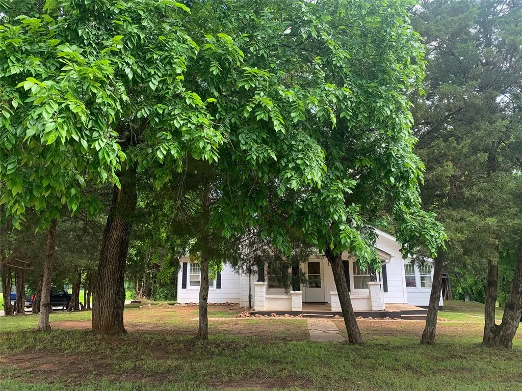 Photo 2 — 303 W Conklin Avenue, Sparks, OK 74869