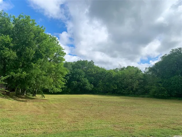 Photo 4 — 303 W Conklin Avenue, Sparks, OK 74869