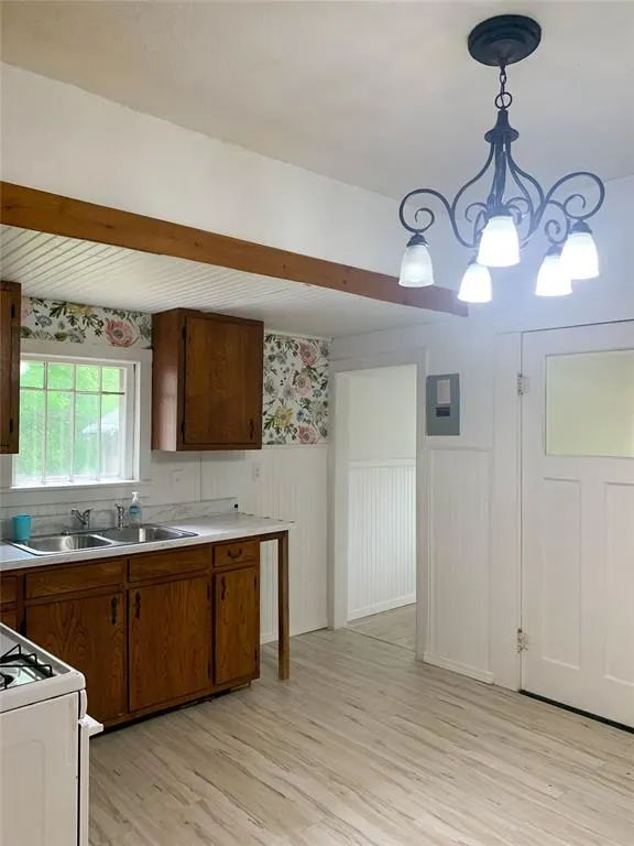 Photo 10 — 303 W Conklin Avenue, Sparks, OK 74869