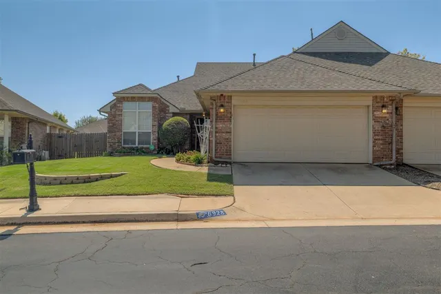 Photo 2 — 6928 NW 133rd Terrace, Oklahoma City, OK 73142
