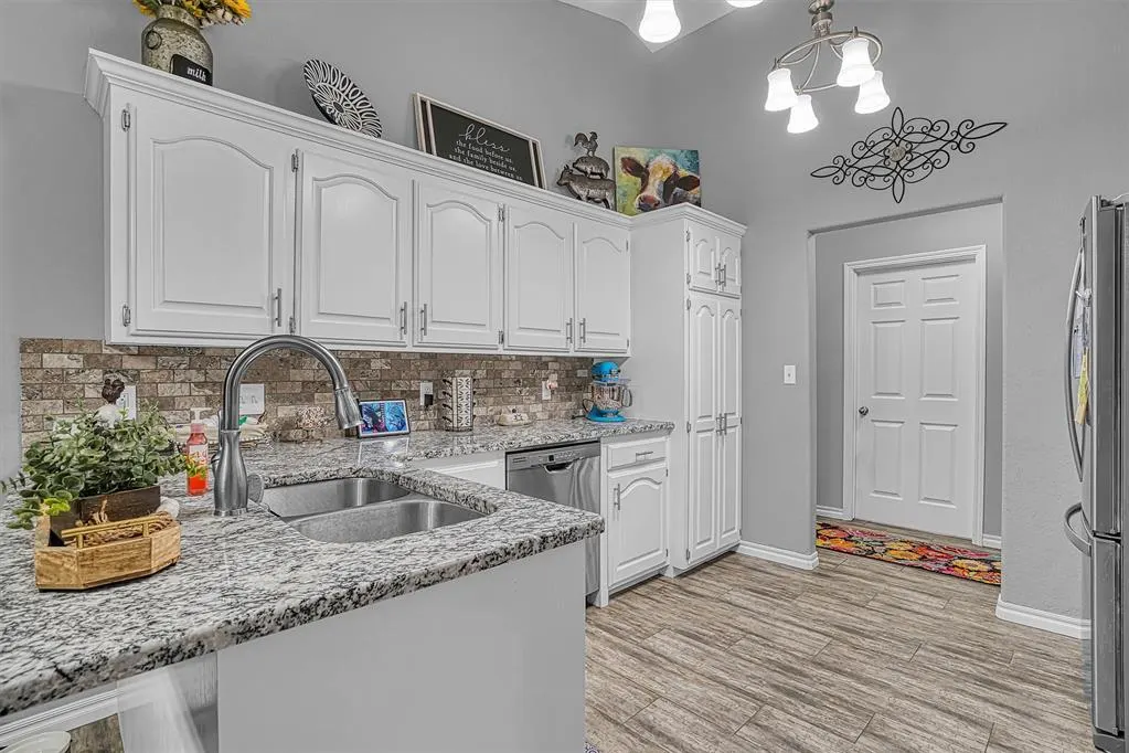 Photo 14 — 809 Jamestown Drive, Altus, OK 73521