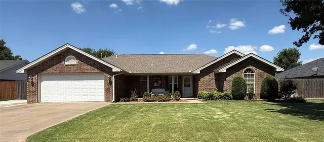 Front exterior — 2211 Berry, Weatherford, OK 73096