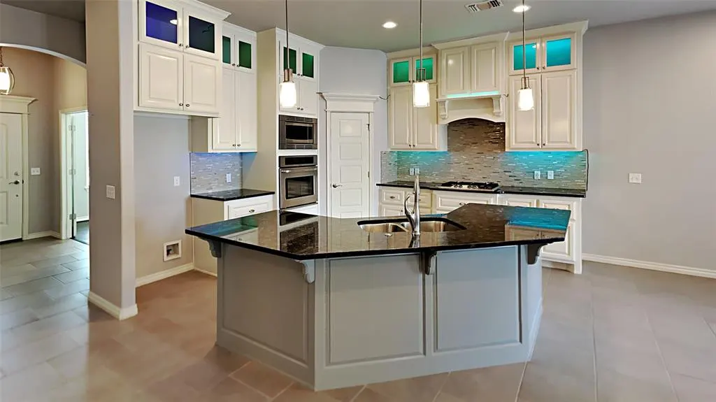 Photo 6 — 8709 SW 66TH Place, Oklahoma City, OK 73169