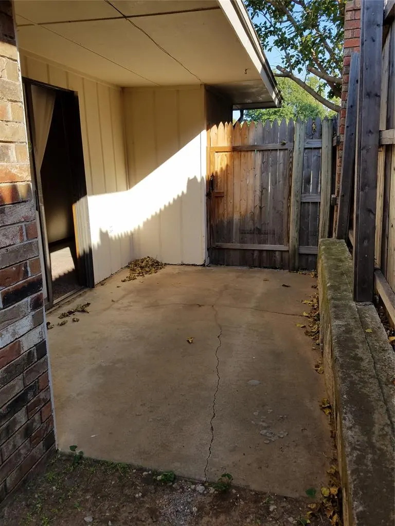 Photo 3 — 10313 Elk Canyon Road, Oklahoma City, OK 73162