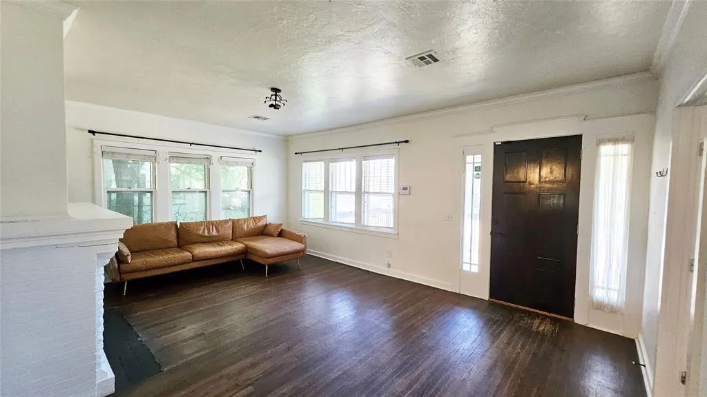 Photo 6 — 704 NW 34th Street, Oklahoma City, OK 73118