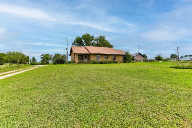 Front exterior — 36711 EW 1305 Road, Wewoka, OK 74884