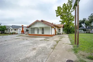 Sold home at 230 SW 27th Street