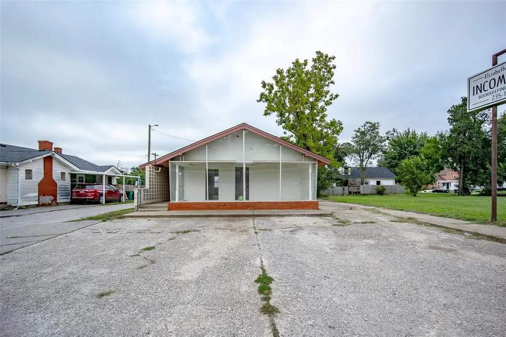 Photo 5 — 230 SW 27th Street, Oklahoma City, OK 73109