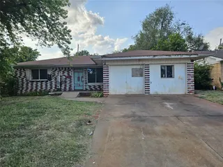 Sold home at 713 NE 79th Place