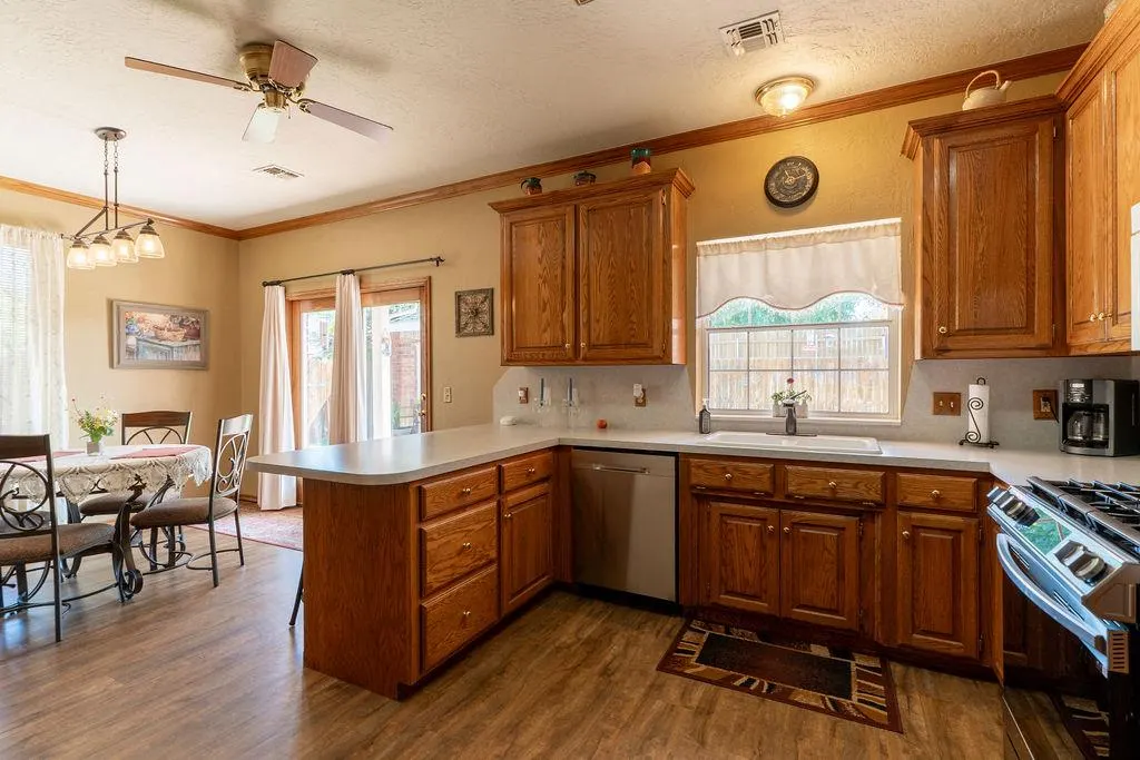 Photo 32 — 207 Westridge Drive, Clinton, OK 73601