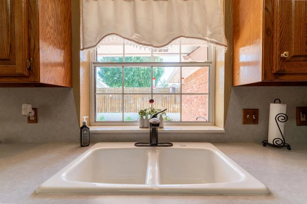 Photo 36 — 207 Westridge Drive, Clinton, OK 73601