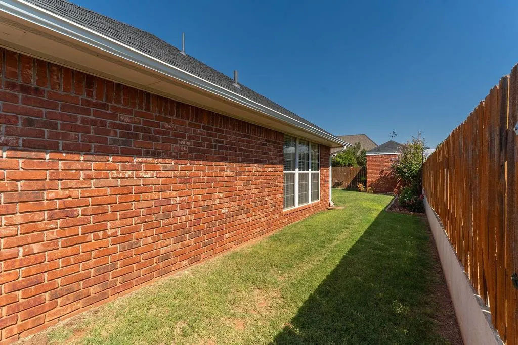 Photo 41 — 207 Westridge Drive, Clinton, OK 73601