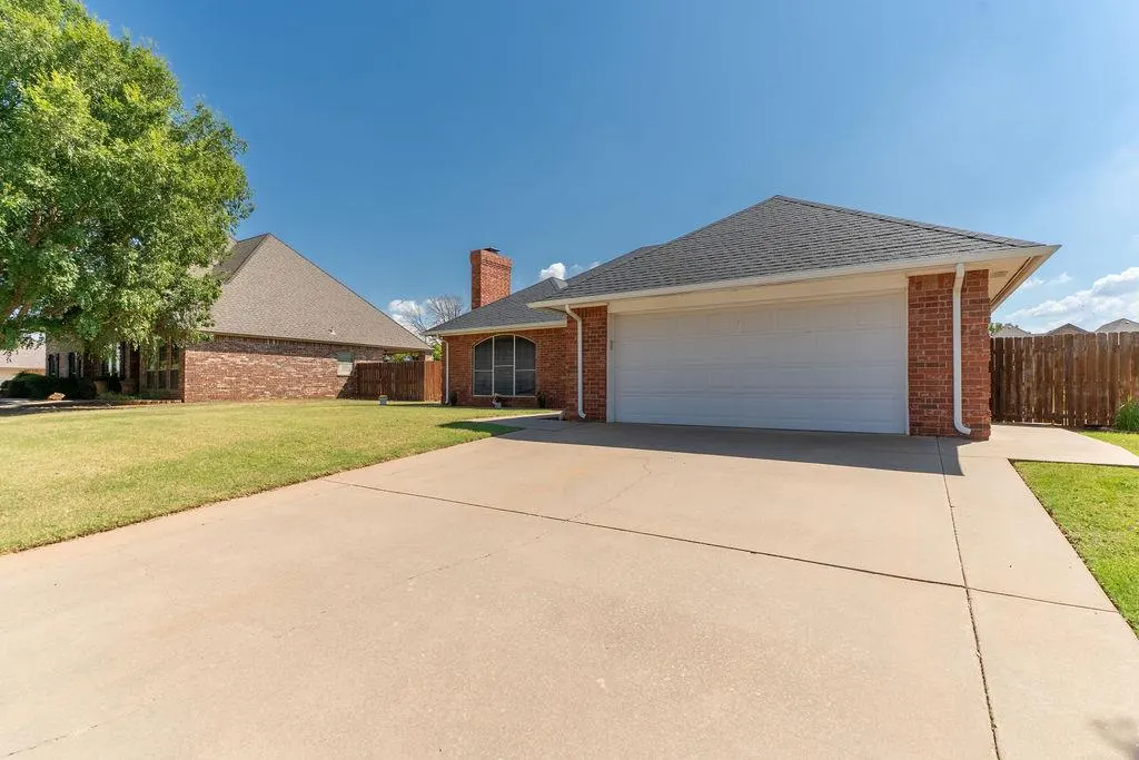 Photo 45 — 207 Westridge Drive, Clinton, OK 73601
