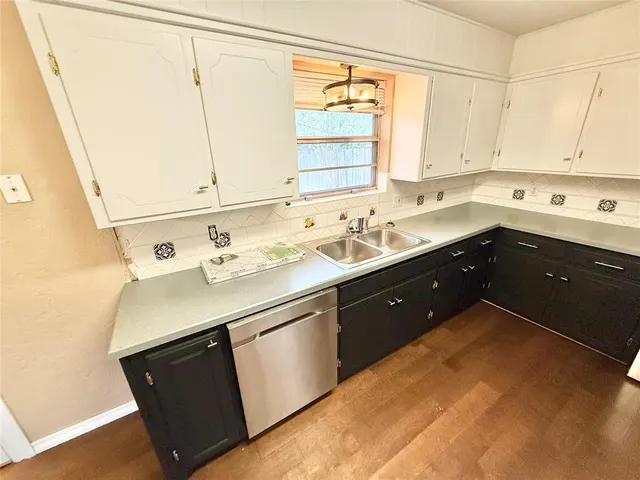 Photo 8 — 4049 SE BEDFORD Drive, Lawton, OK 73501