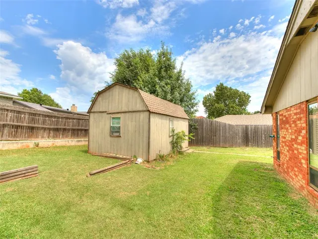 Photo 6 — 6605 WILLOWRIDGE Drive, Oklahoma City, OK 73122