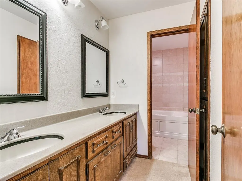 Photo 31 — 6605 WILLOWRIDGE Drive, Oklahoma City, OK 73122