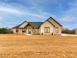 Sold home at 5225 Oakwood Drive