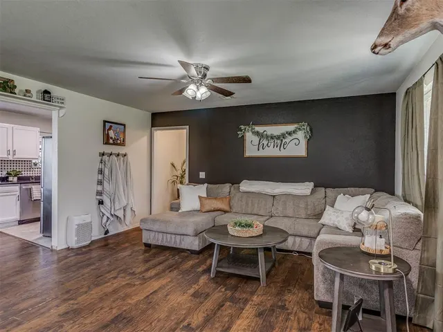 Photo 2 — 124 S 5th Avenue, Stroud, OK 74079