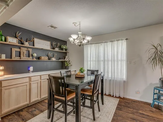 Photo 5 — 124 S 5th Avenue, Stroud, OK 74079