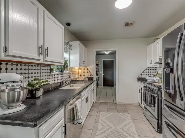 Photo 4 — 124 S 5th Avenue, Stroud, OK 74079