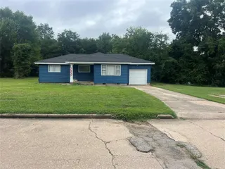 Sold home at 322 W 6th Street