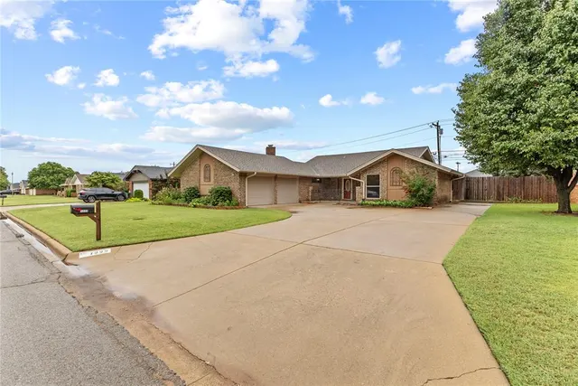 Photo 2 — 1222 E Proctor Avenue, Weatherford, OK 73096