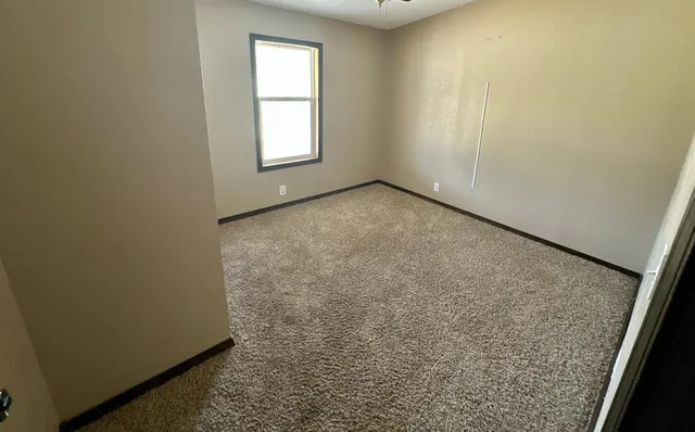 Photo 7 — 321 S Middle Avenue, Cordell, OK 73632