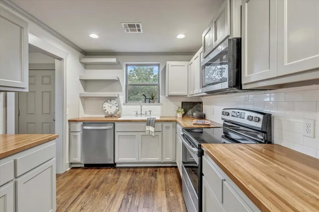 Photo 6 — 2808 N Robinson Avenue, Oklahoma City, OK 73103
