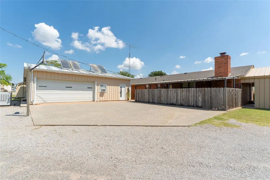 Photo 8 — 10057 N 2250 Road, Arapaho, OK 73620