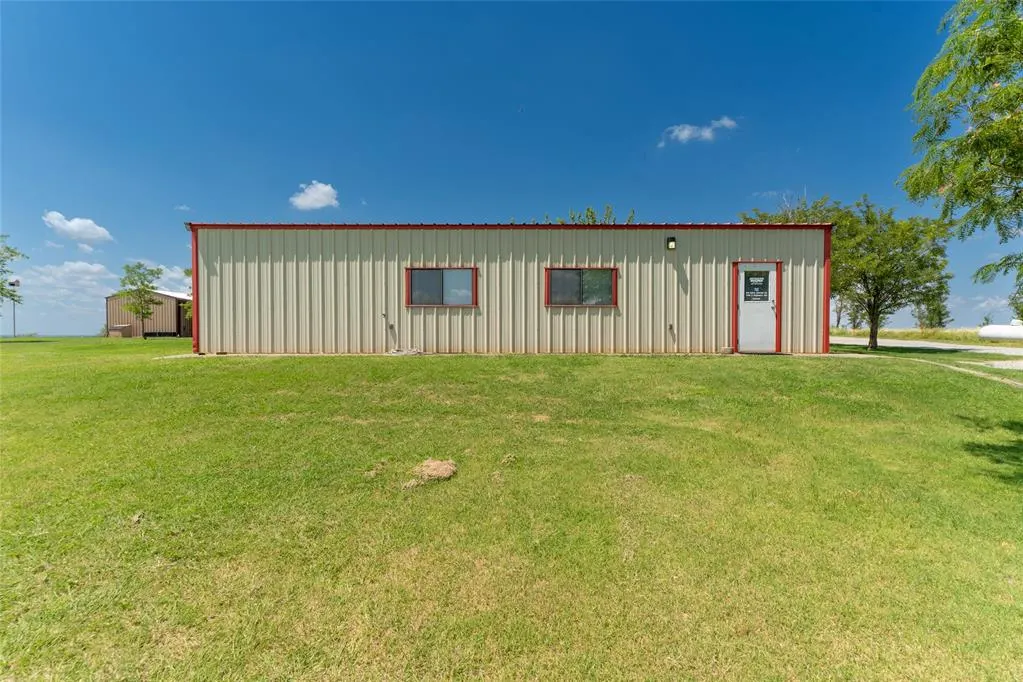 Photo 37 — 10057 N 2250 Road, Arapaho, OK 73620