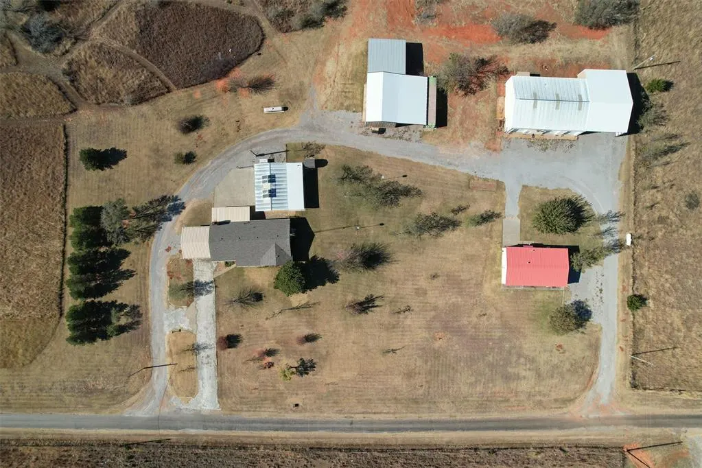 Photo 2 — 10057 N 2250 Road, Arapaho, OK 73620
