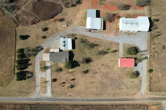 Photo 2 — 10057 N 2250 Road, Arapaho, OK 73620