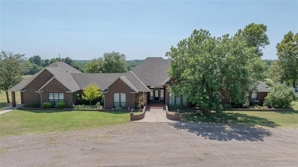 Front exterior — 3900 E State Highway 9, Norman, OK 73026