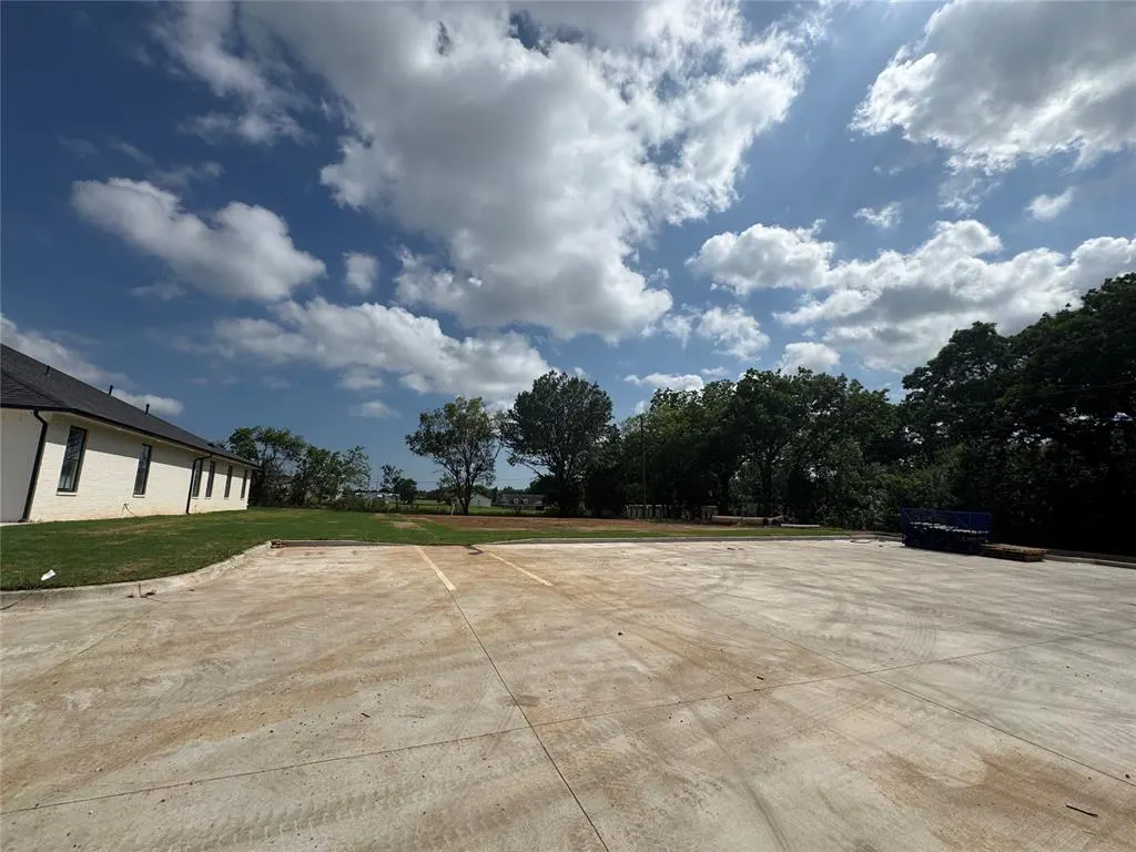Photo 2 — 4220 N Harrison Avenue, Shawnee, OK 74804