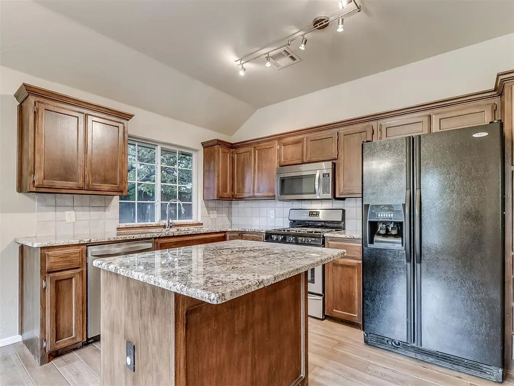 Photo 9 — 1011 Pruett Drive, Edmond, OK 73003