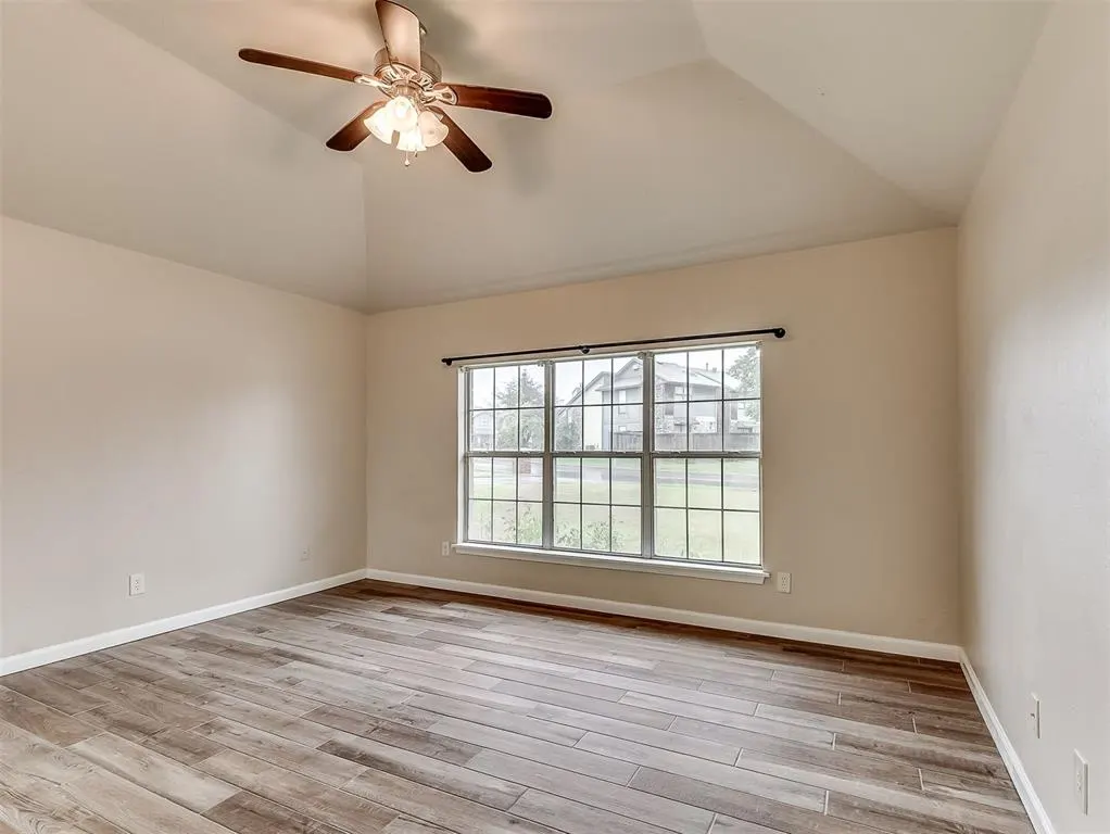 Photo 16 — 1011 Pruett Drive, Edmond, OK 73003