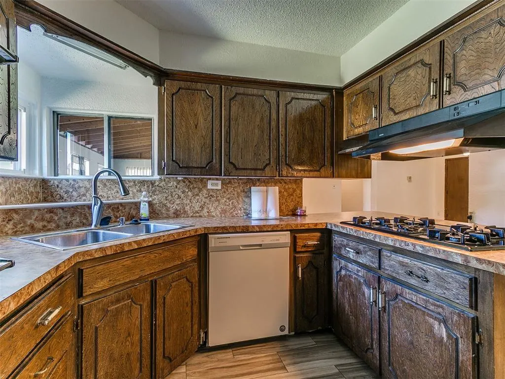 Photo 9 — 2708 S Magerus Street, Oklahoma City, OK 73128